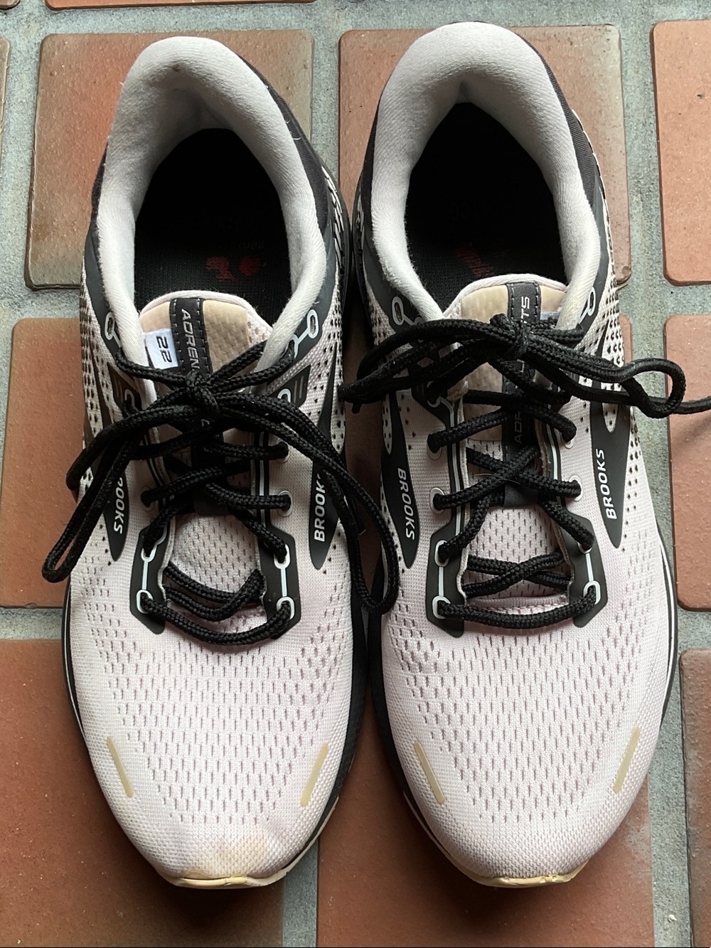 Brooks Adrenaline Woman’s  Running Shoes in Light Pink and Black